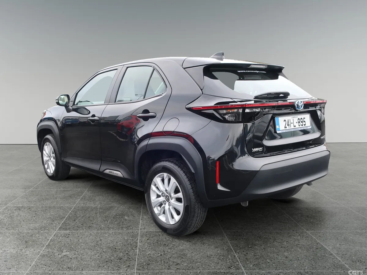 Toyota Yaris Cross Hatchback, Petrol Hybrid, 2024, Black