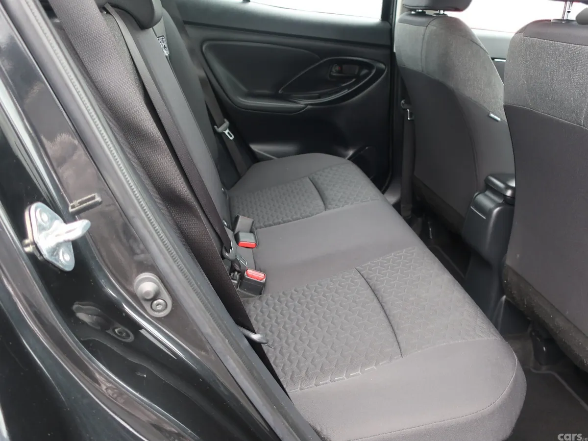 Toyota Yaris Cross Hatchback, Petrol Hybrid, 2024, Black