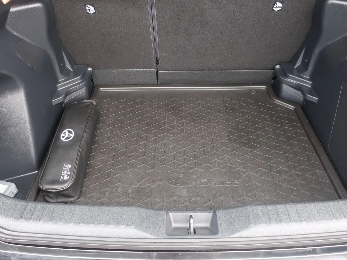 Toyota Yaris Cross Hatchback, Petrol Hybrid, 2024, Black