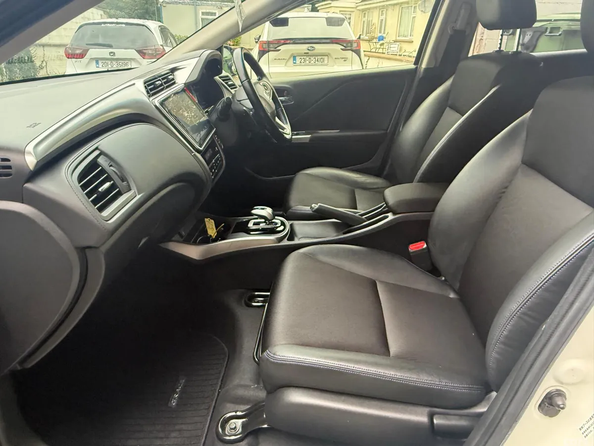 Honda Grace Saloon, Petrol Hybrid, 2016, White
