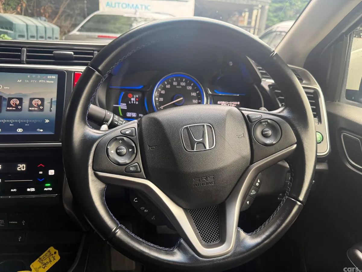 Honda Grace Saloon, Petrol Hybrid, 2016, White