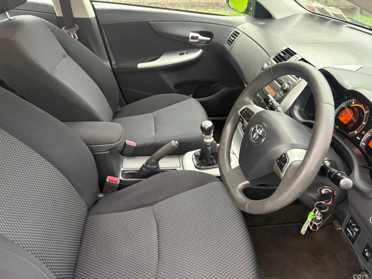 Toyota Corolla Saloon, Diesel, 2011, Blue
