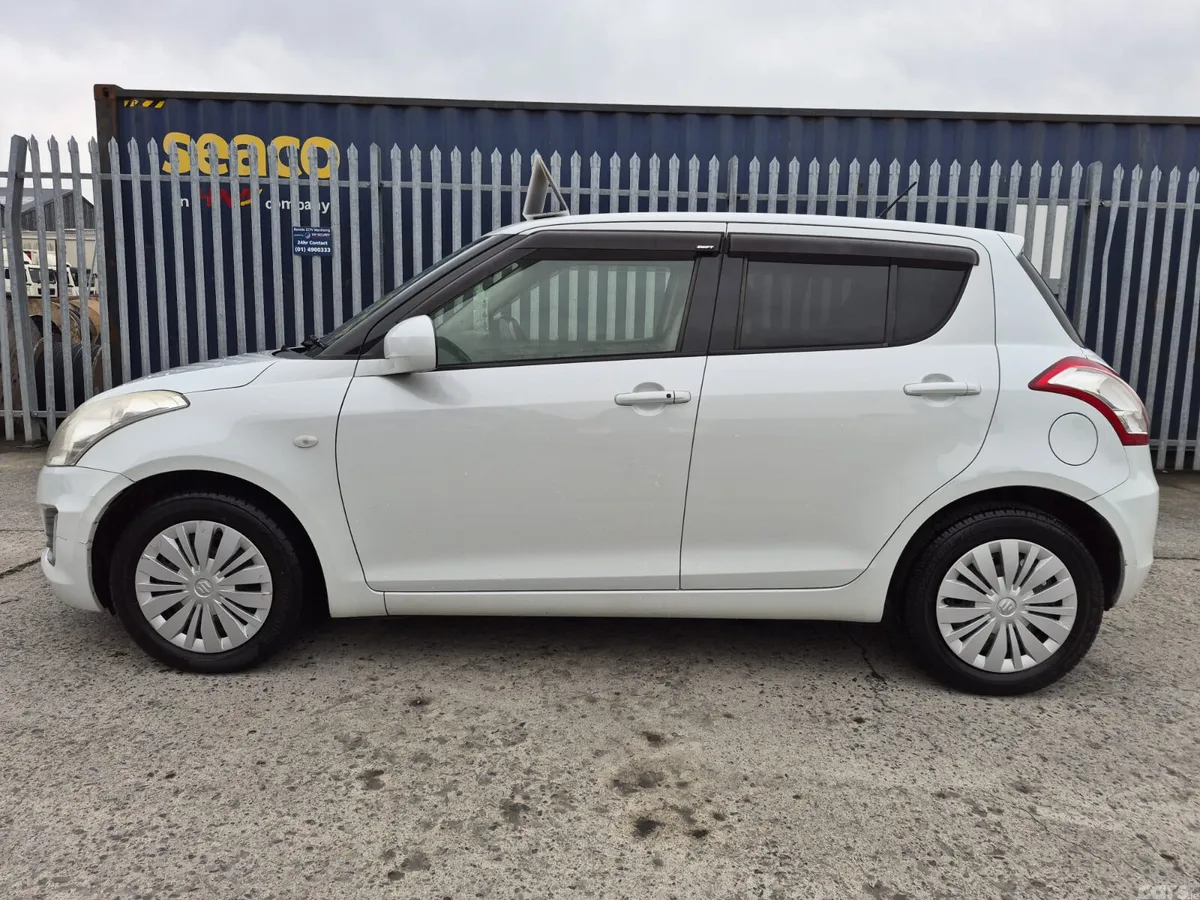 Suzuki Swift Hatchback, Petrol, 2014, Silver