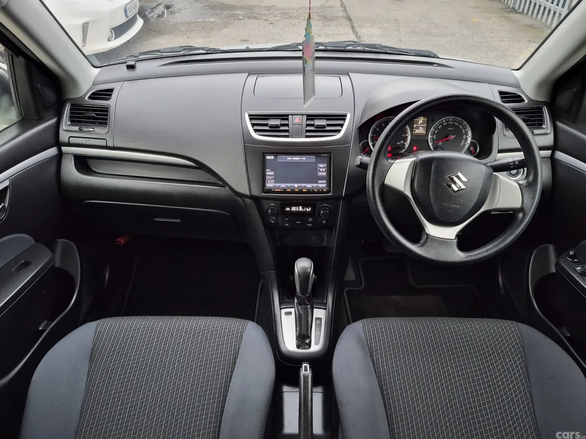 Suzuki Swift Hatchback, Petrol, 2014, Silver