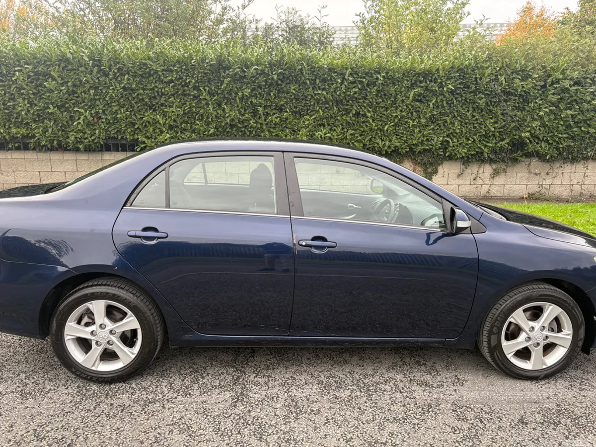 Toyota Corolla Saloon, Diesel, 2011, Blue
