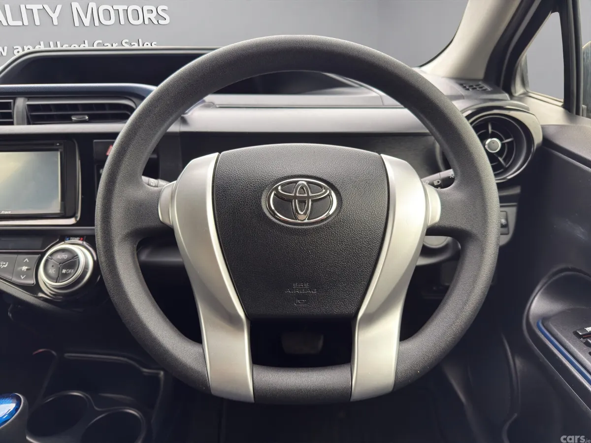 Toyota Aqua Hatchback, Petrol Hybrid, 2017, White