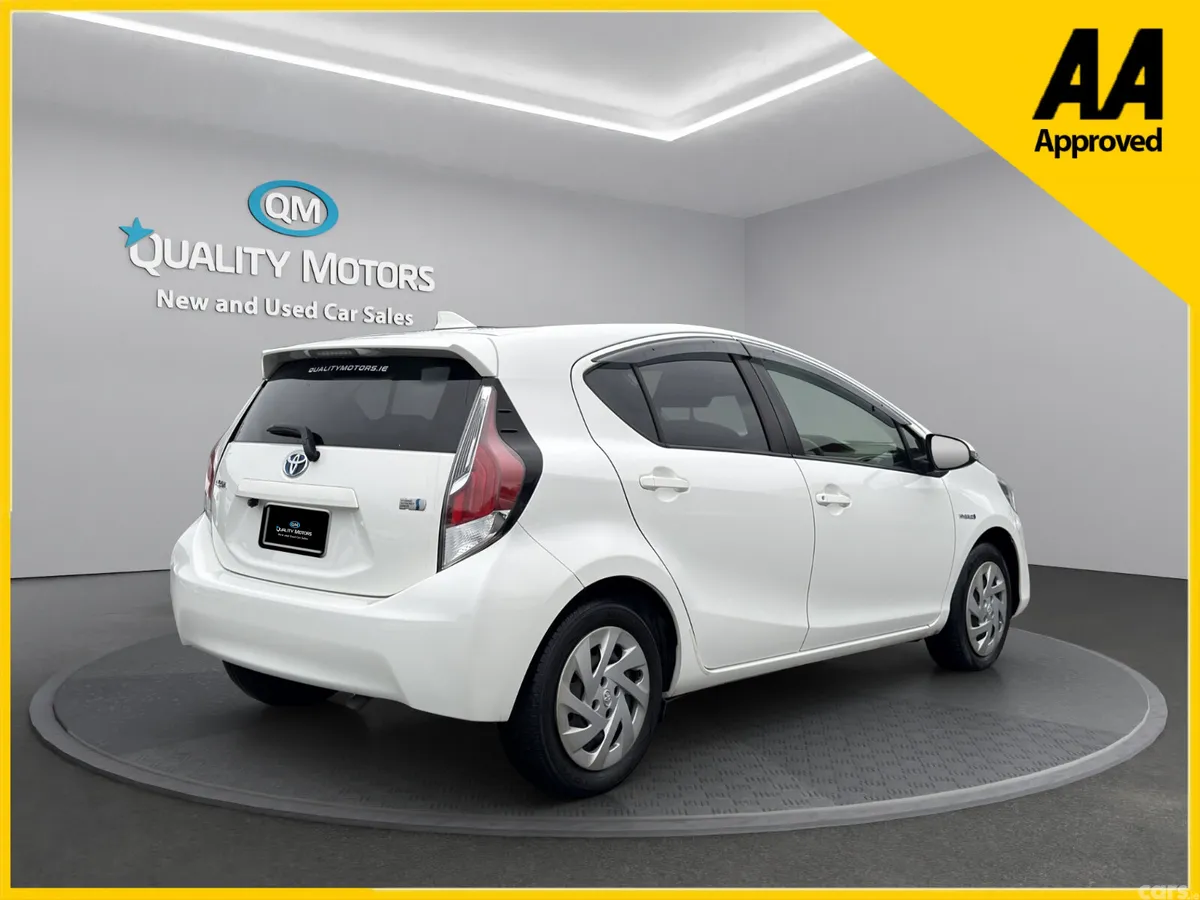 Toyota Aqua Hatchback, Petrol Hybrid, 2017, White