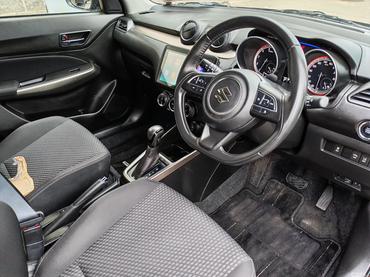 Suzuki Swift Hatchback, Petrol, 2020, Red