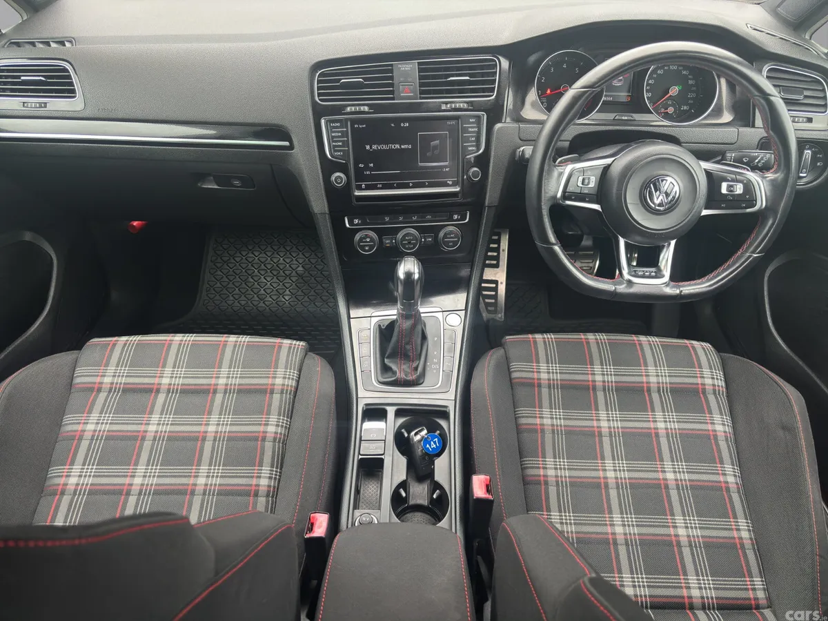 Volkswagen Golf Hatchback, Petrol, 2014, White