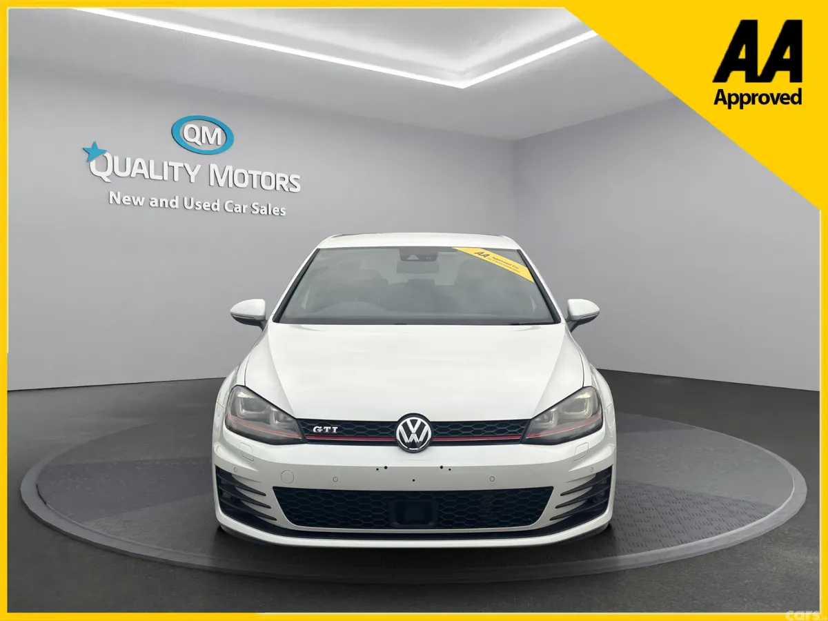 Volkswagen Golf Hatchback, Petrol, 2014, White