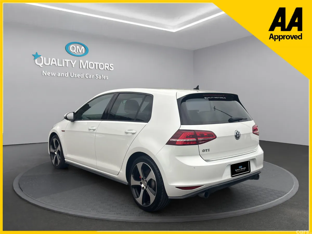 Volkswagen Golf Hatchback, Petrol, 2014, White