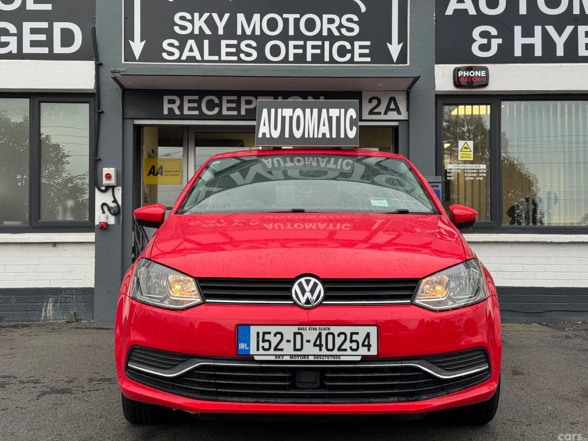 Volkswagen Polo Hatchback, Petrol, 2015, Red
