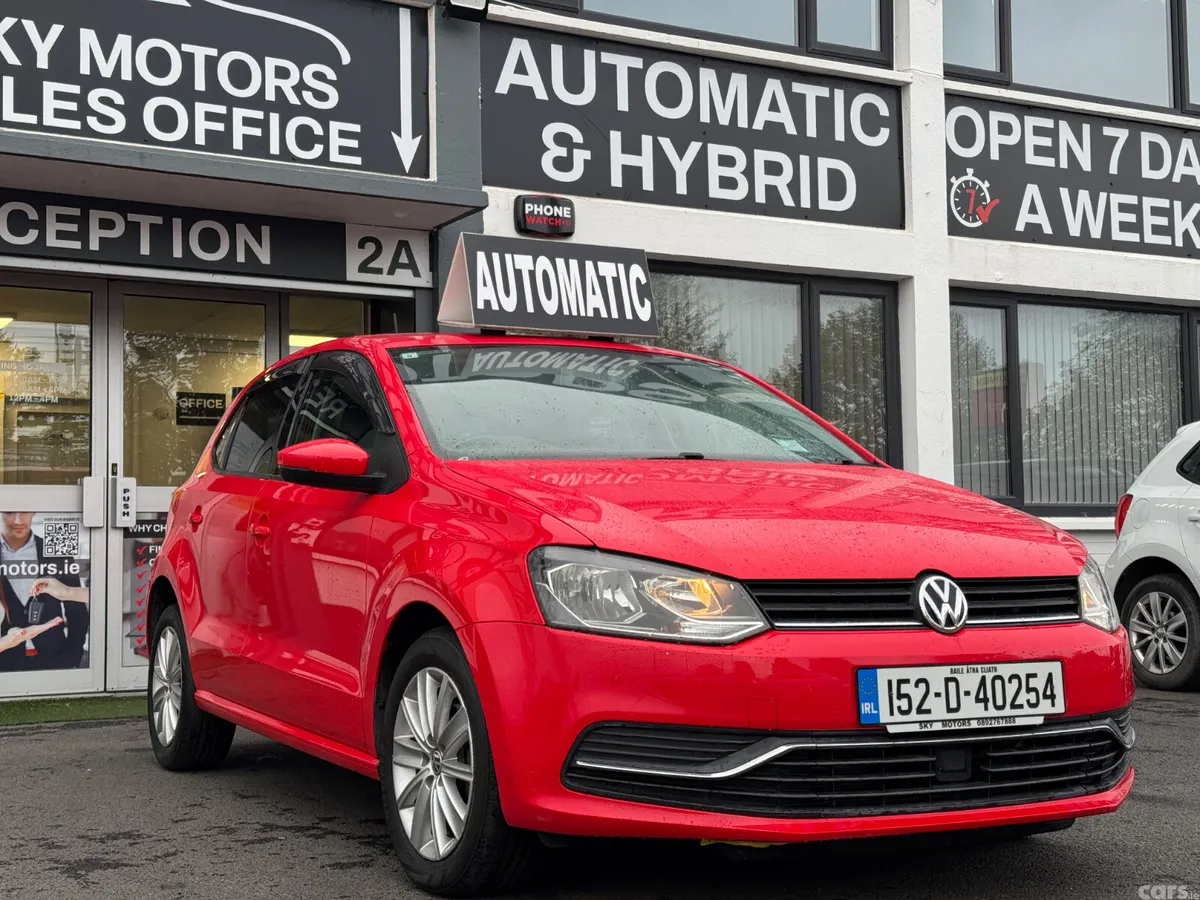 Volkswagen Polo Hatchback, Petrol, 2015, Red