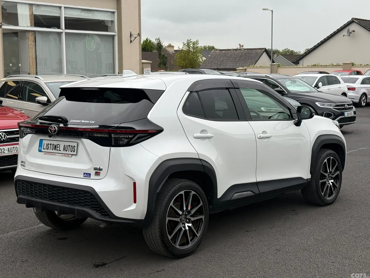 Toyota Yaris Cross SUV, Petrol Hybrid, 2023, White