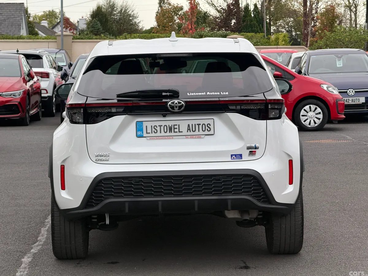 Toyota Yaris Cross SUV, Petrol Hybrid, 2023, White