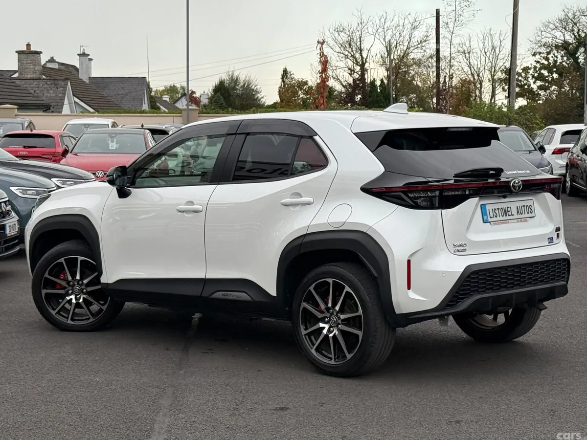 Toyota Yaris Cross SUV, Petrol Hybrid, 2023, White
