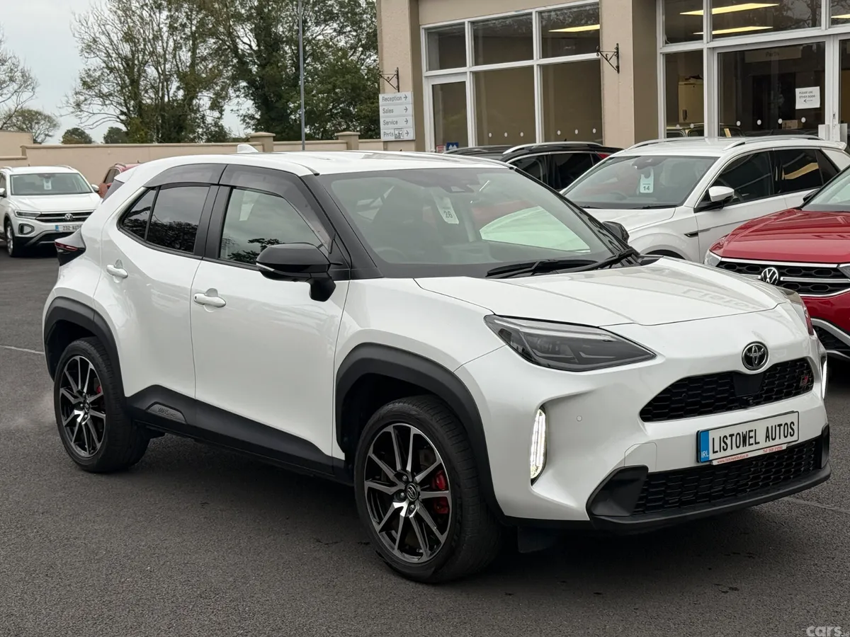 Toyota Yaris Cross SUV, Petrol Hybrid, 2023, White