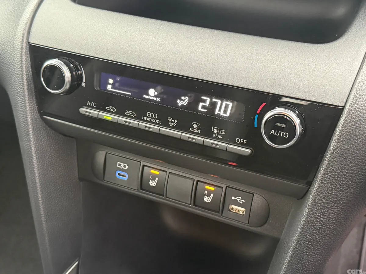 Toyota Yaris Cross SUV, Petrol Hybrid, 2023, White