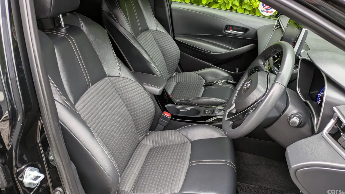Toyota Corolla Hatchback, Petrol Hybrid, 2021, Black