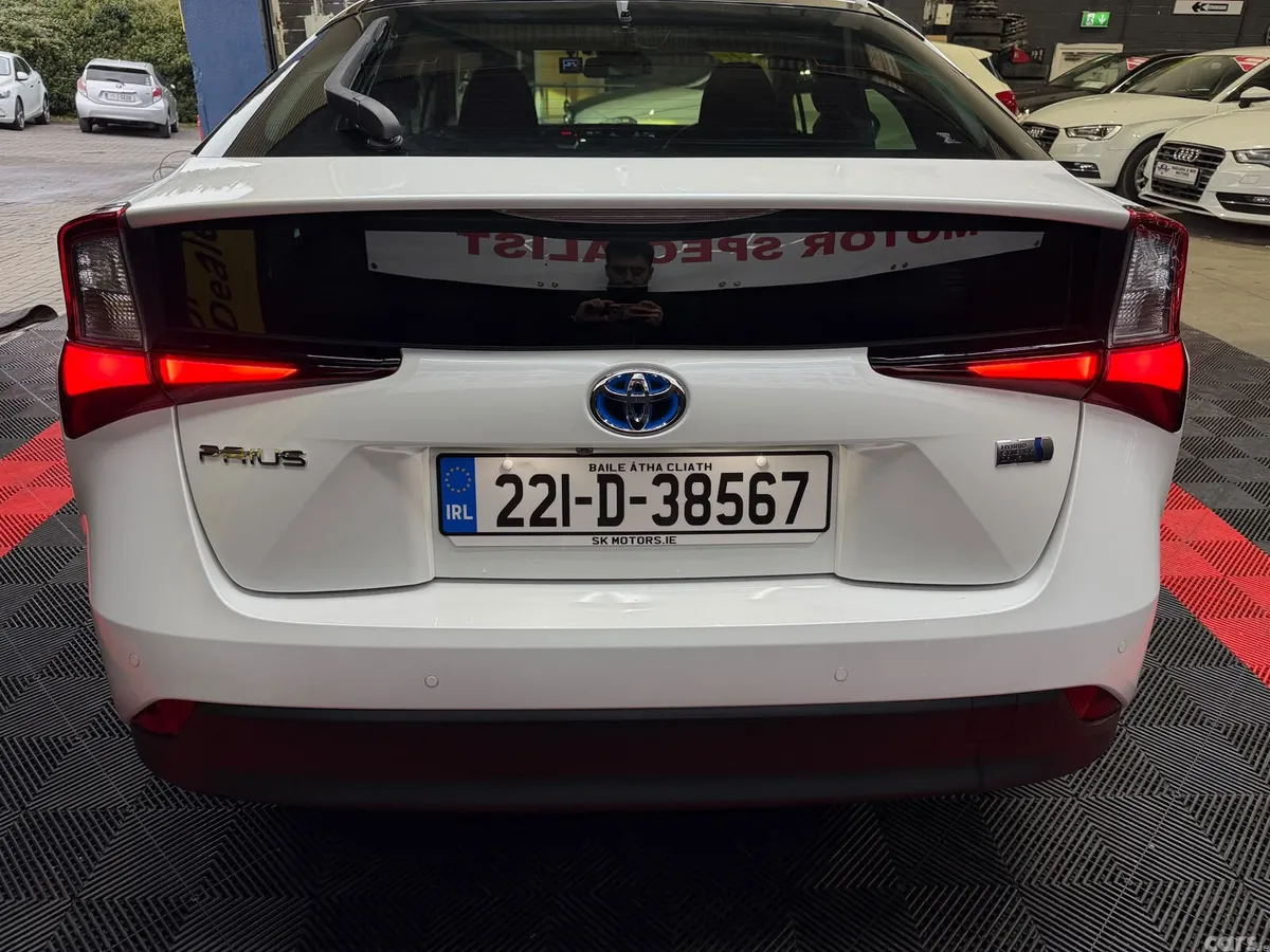 Toyota Prius Hatchback, Petrol Hybrid, 2022, White