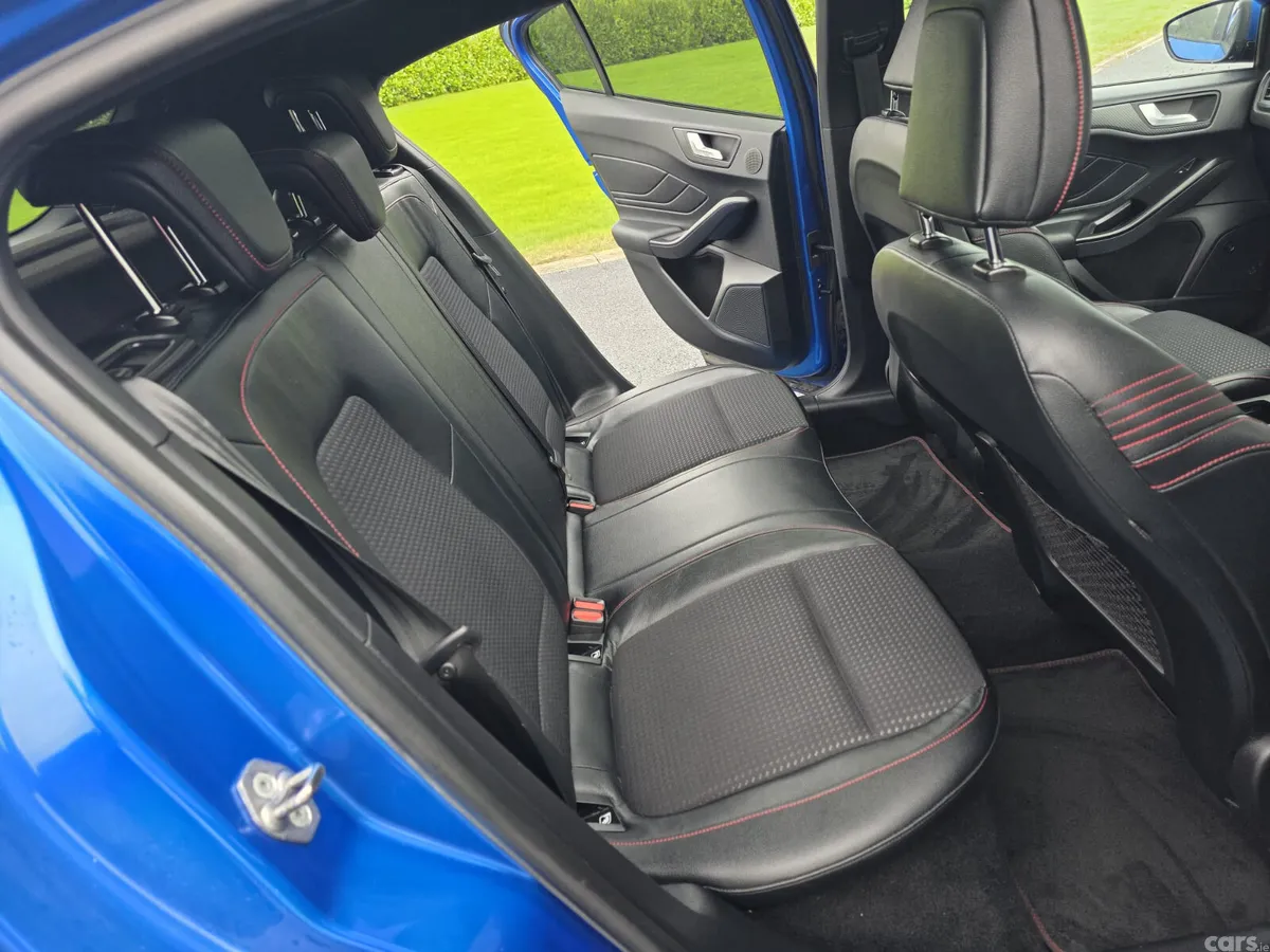 Ford Focus Hatchback, Diesel, 2019, Blue