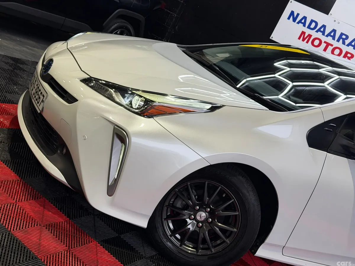Toyota Prius Hatchback, Petrol Hybrid, 2022, White