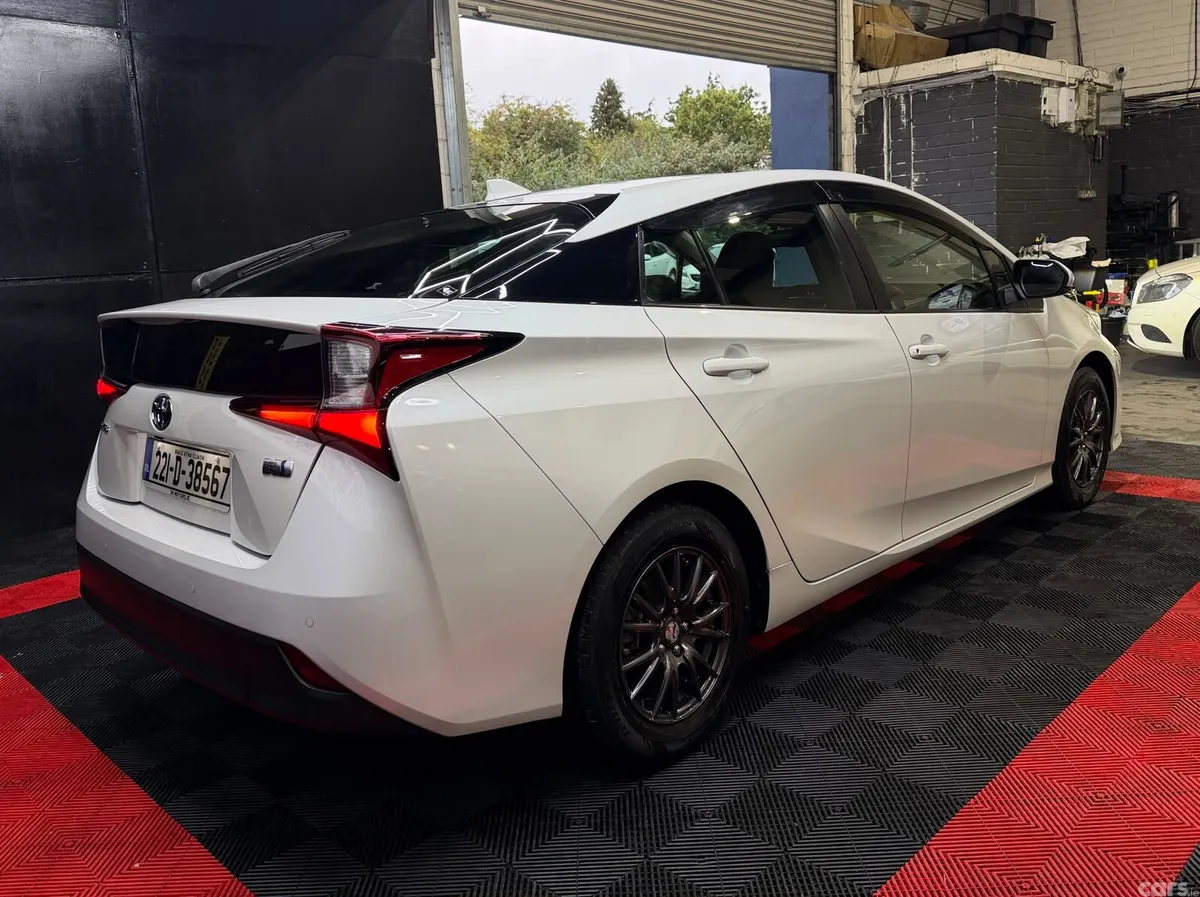 Toyota Prius Hatchback, Petrol Hybrid, 2022, White