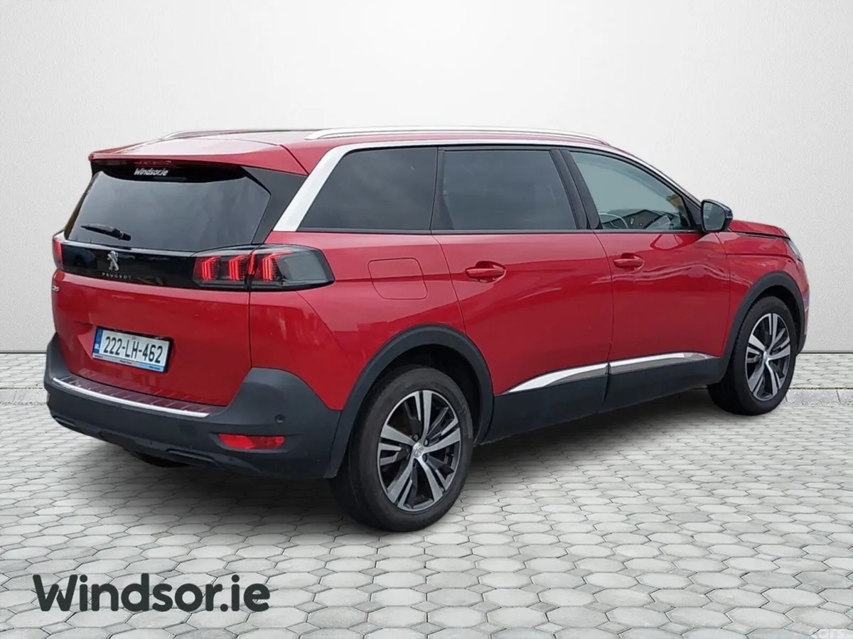 Peugeot 5008 MPV, Petrol, 2022, Red
