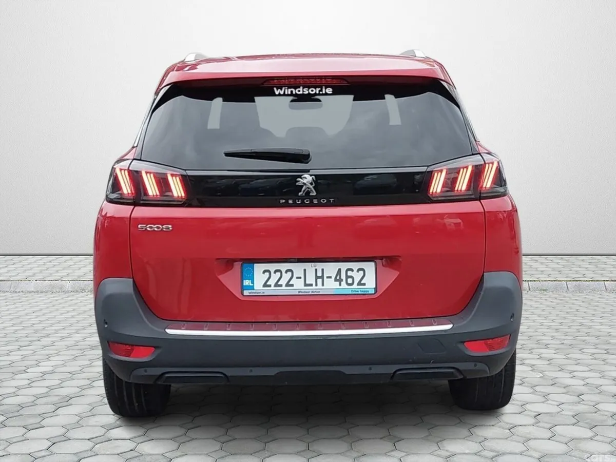 Peugeot 5008 MPV, Petrol, 2022, Red