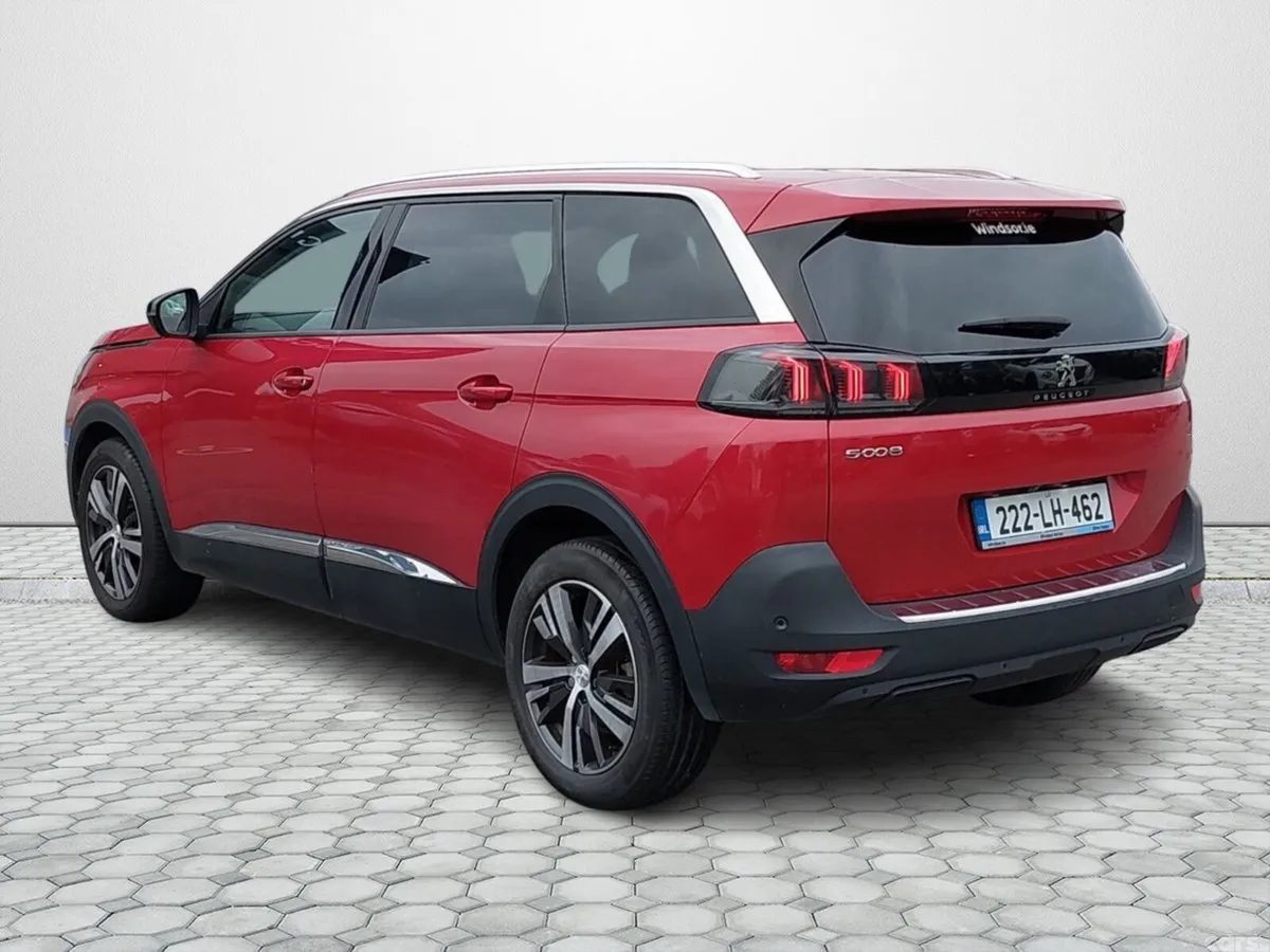 Peugeot 5008 MPV, Petrol, 2022, Red