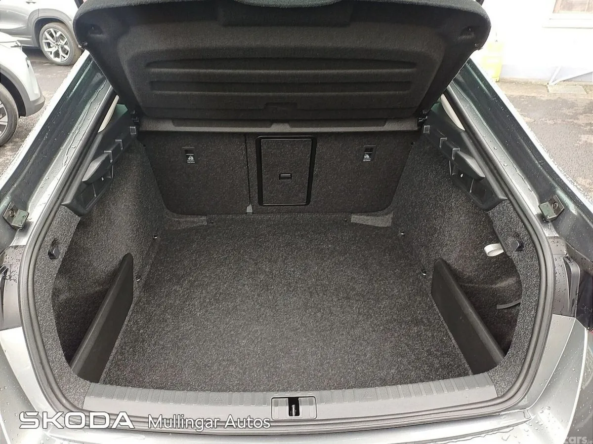 Skoda Octavia Saloon, Diesel, 2026, Grey