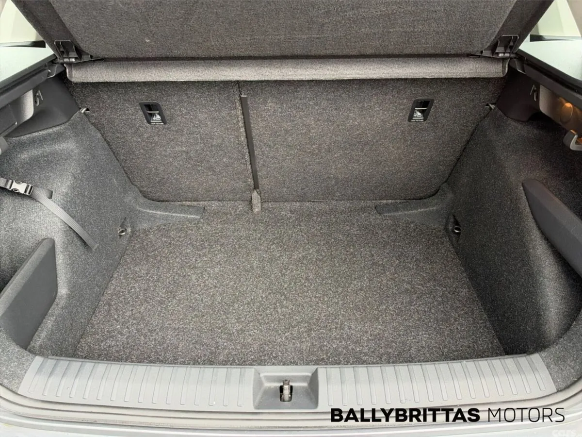 Skoda Kamiq Hatchback, Petrol, 2023, Grey