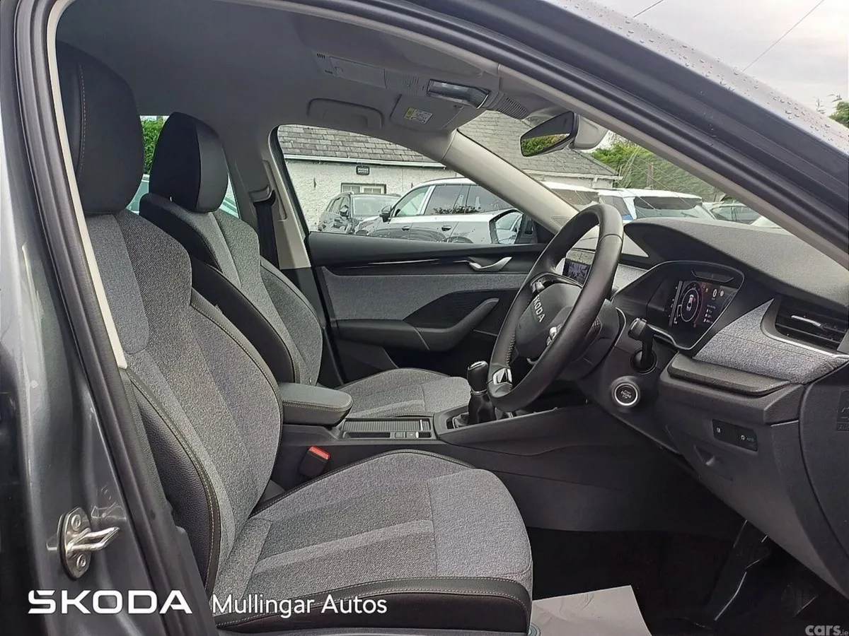 Skoda Octavia Saloon, Diesel, 2026, Grey