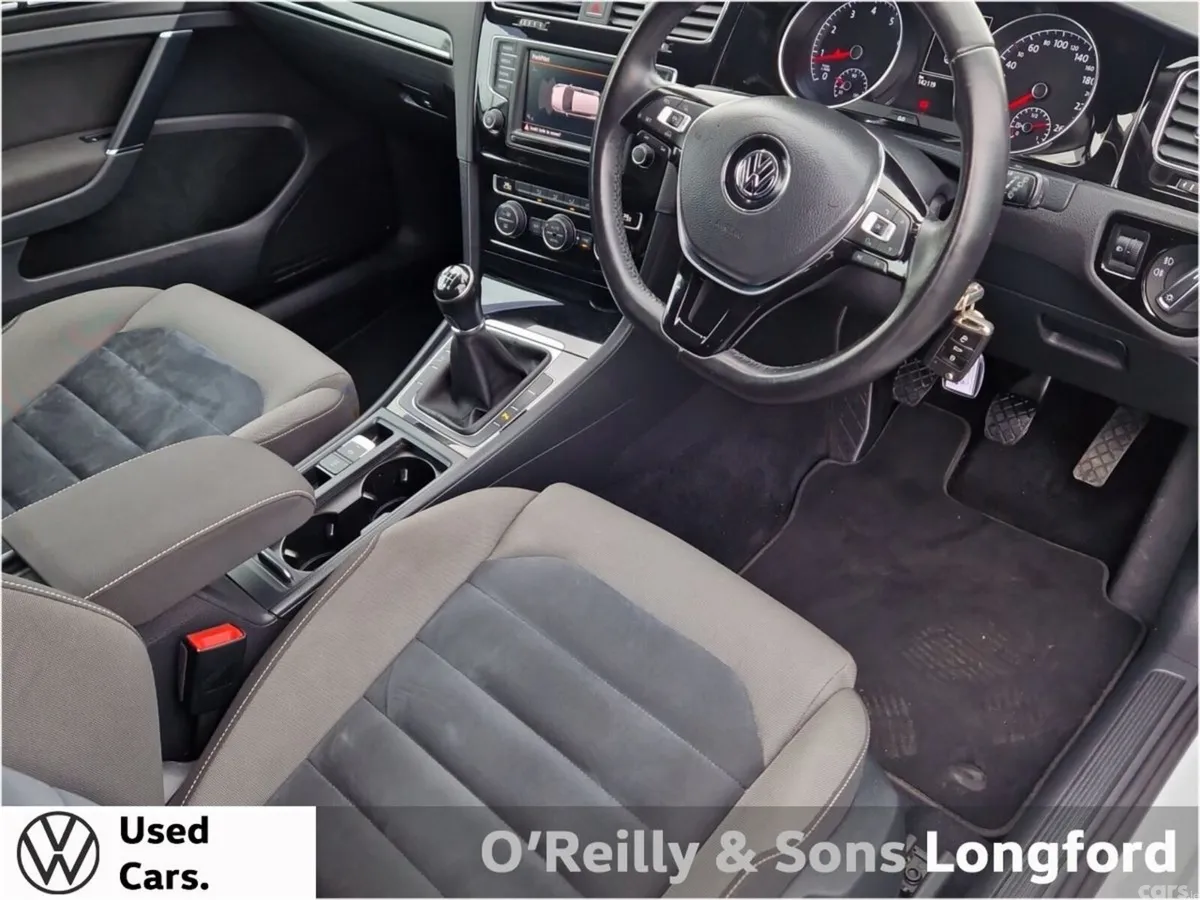 Volkswagen Golf Hatchback, Petrol, 2016, White