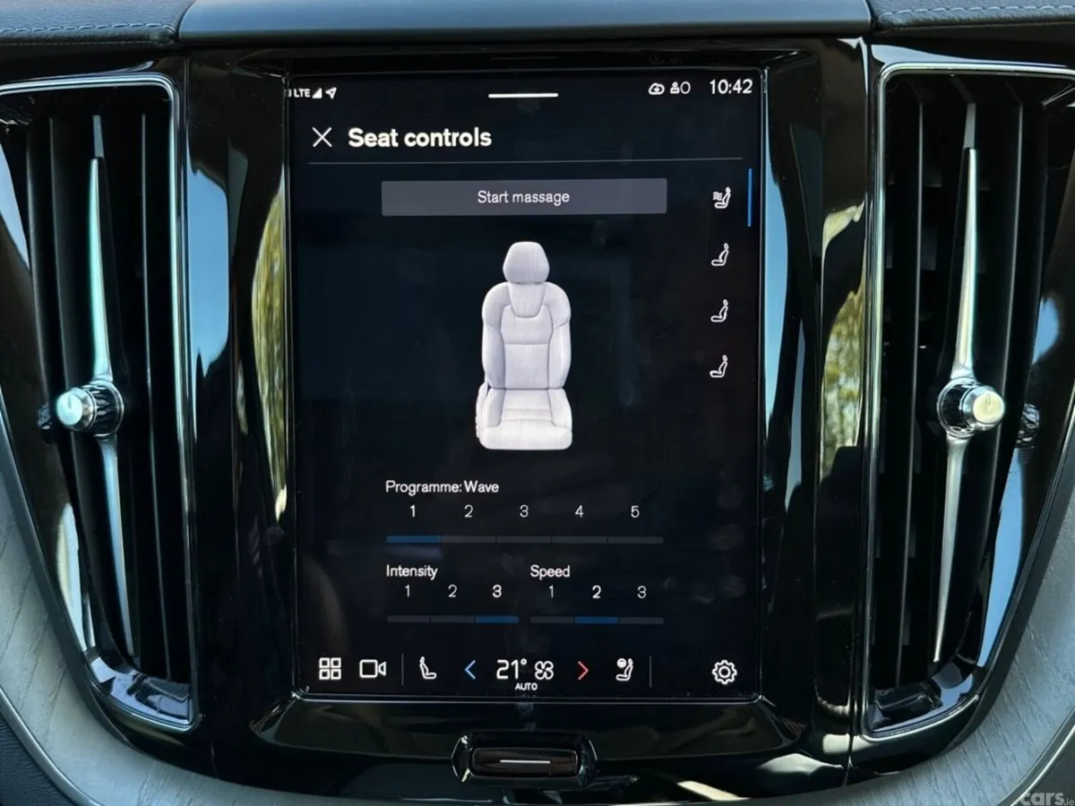 Volvo XC60 SUV, Petrol Plug-in Hybrid, 2025, Grey