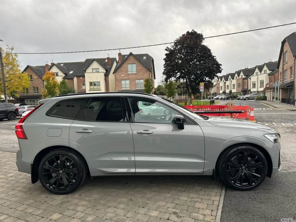 Volvo XC60 SUV, Petrol Plug-in Hybrid, 2025, Grey
