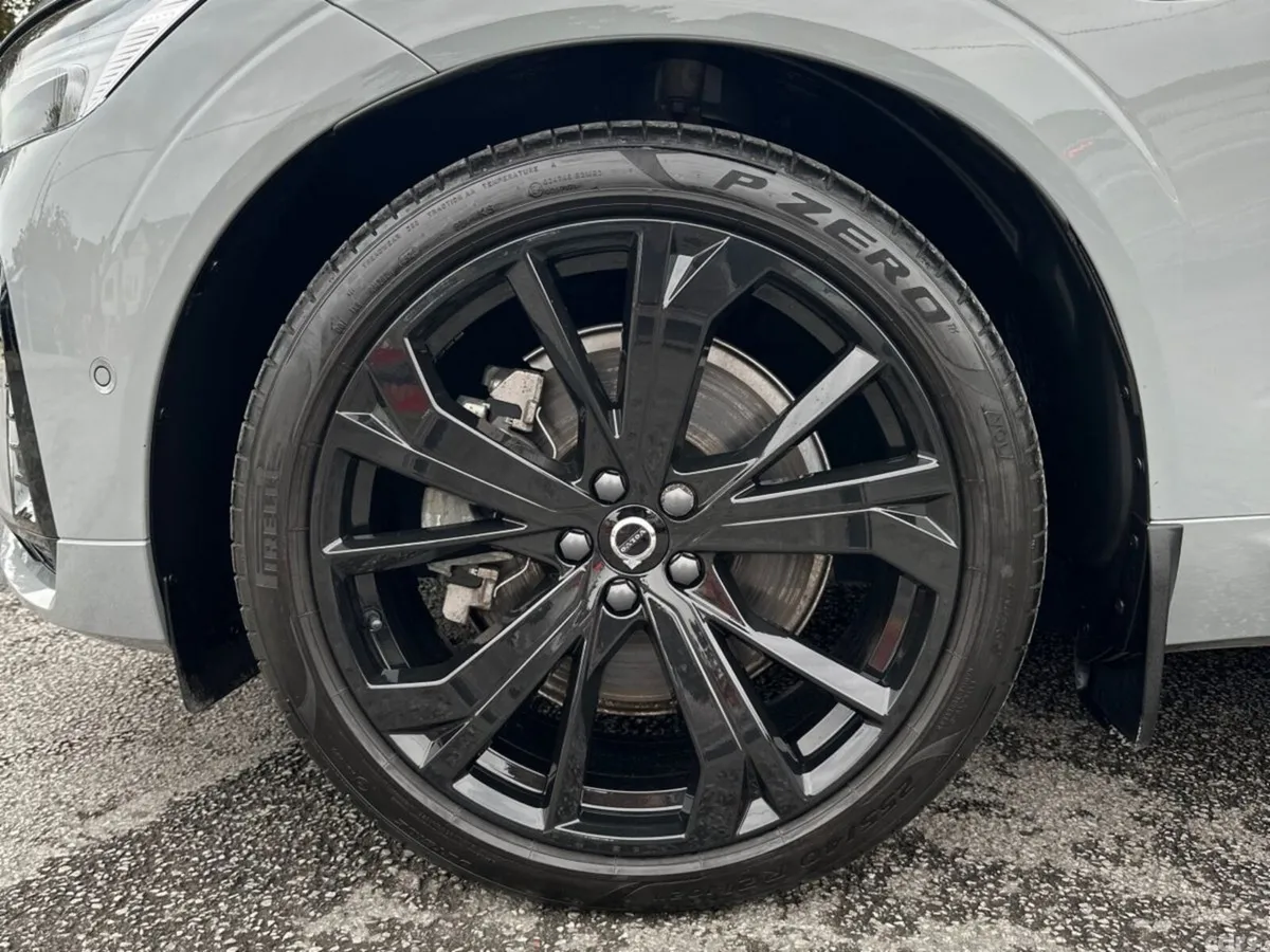 Volvo XC60 SUV, Petrol Plug-in Hybrid, 2025, Grey