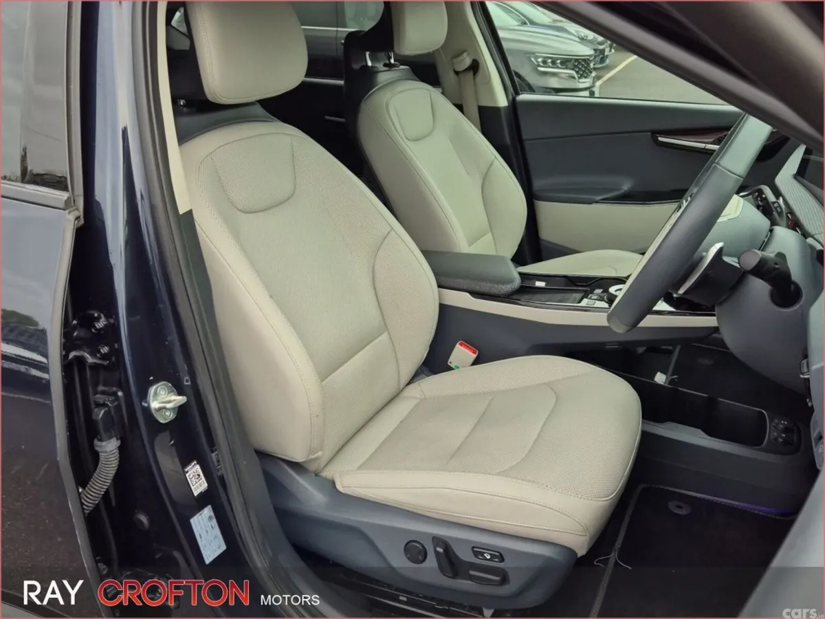 Kia EV6 MPV, Electric, 2023, Blue