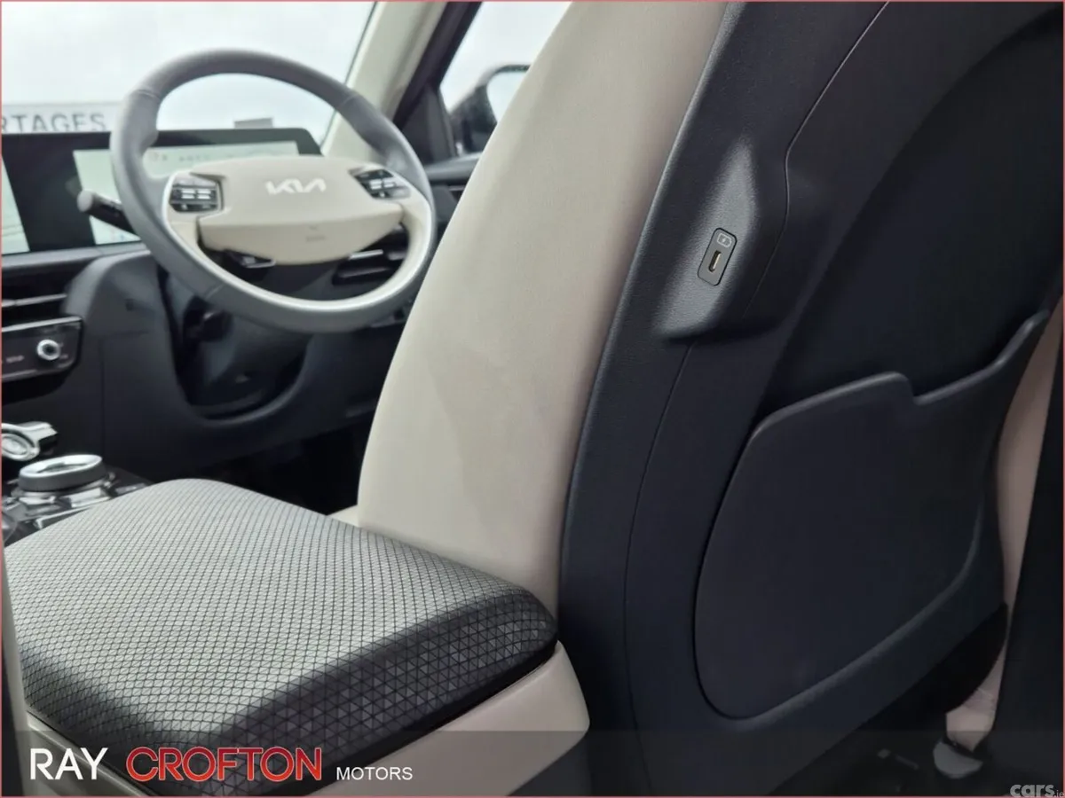 Kia EV6 MPV, Electric, 2023, Blue