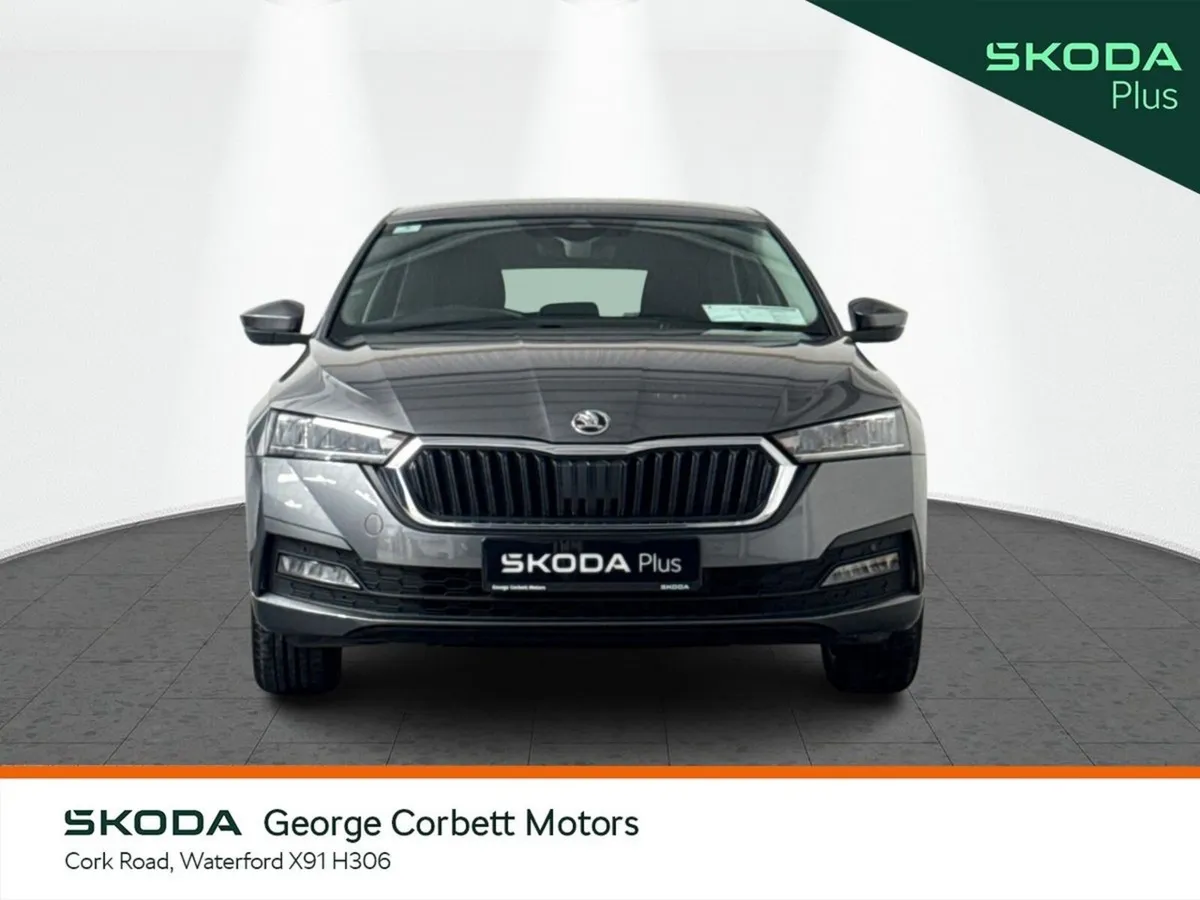 Skoda Octavia Saloon, Diesel, 2024, Grey