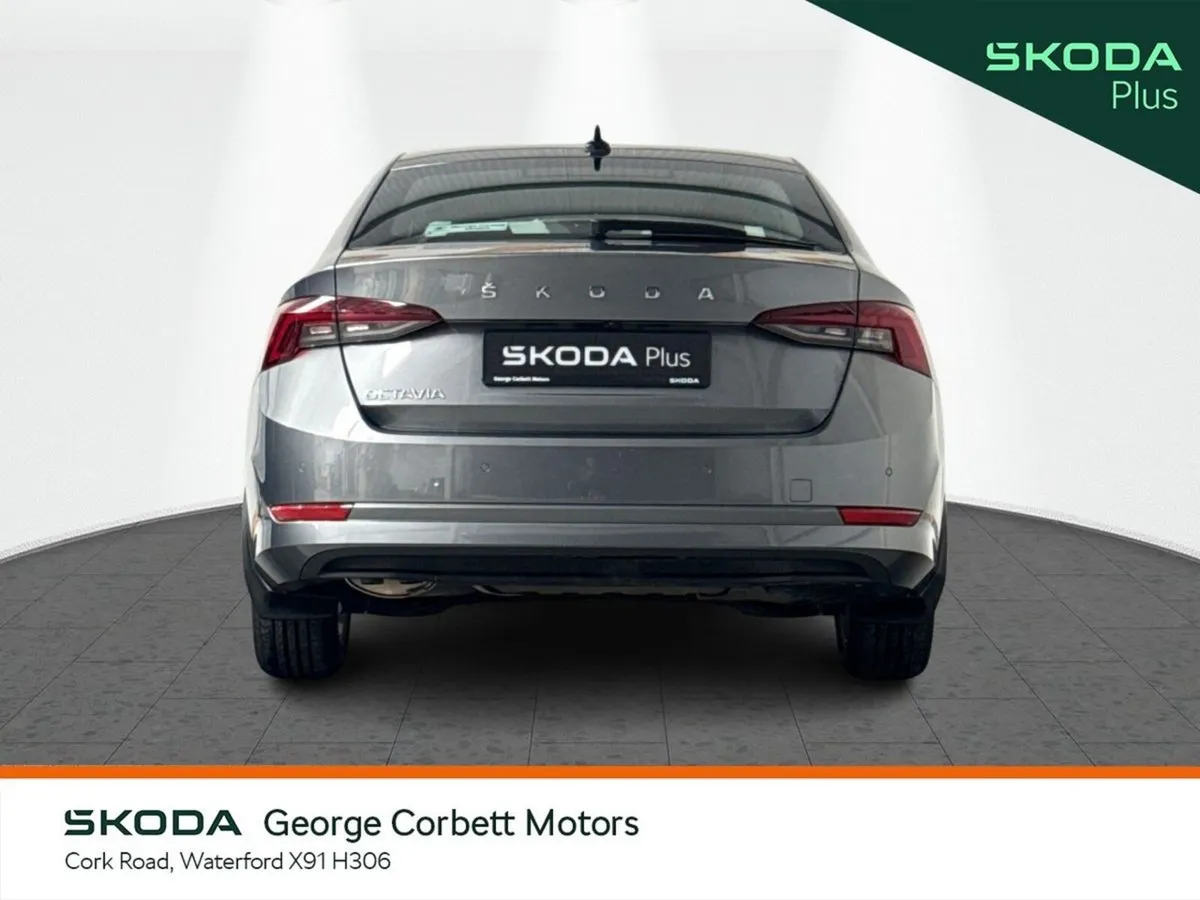 Skoda Octavia Saloon, Diesel, 2024, Grey
