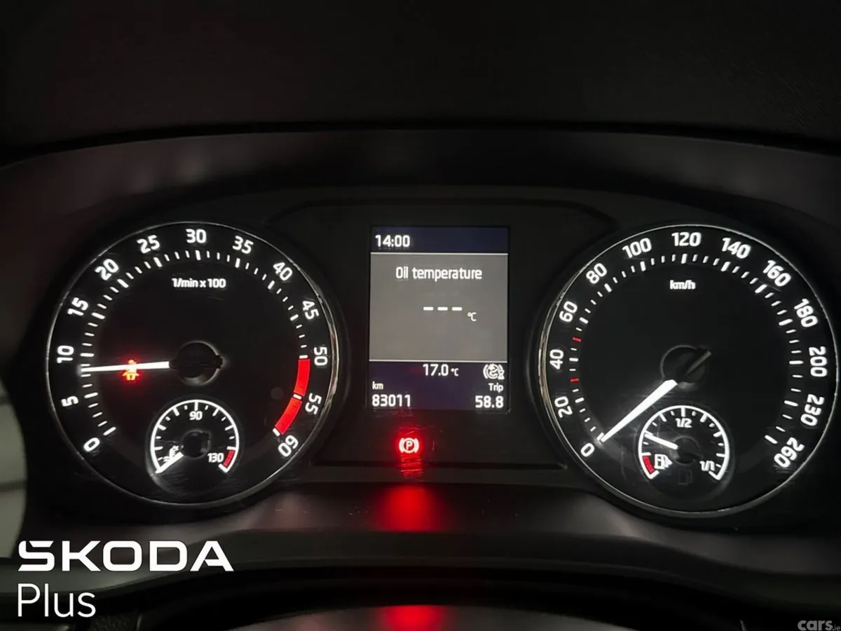 Skoda Octavia Saloon, Diesel, 2024, Grey