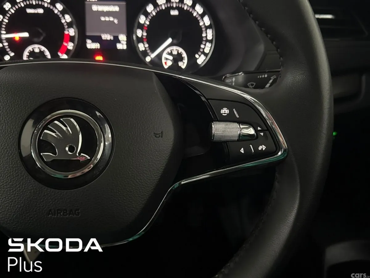Skoda Octavia Saloon, Diesel, 2024, Grey