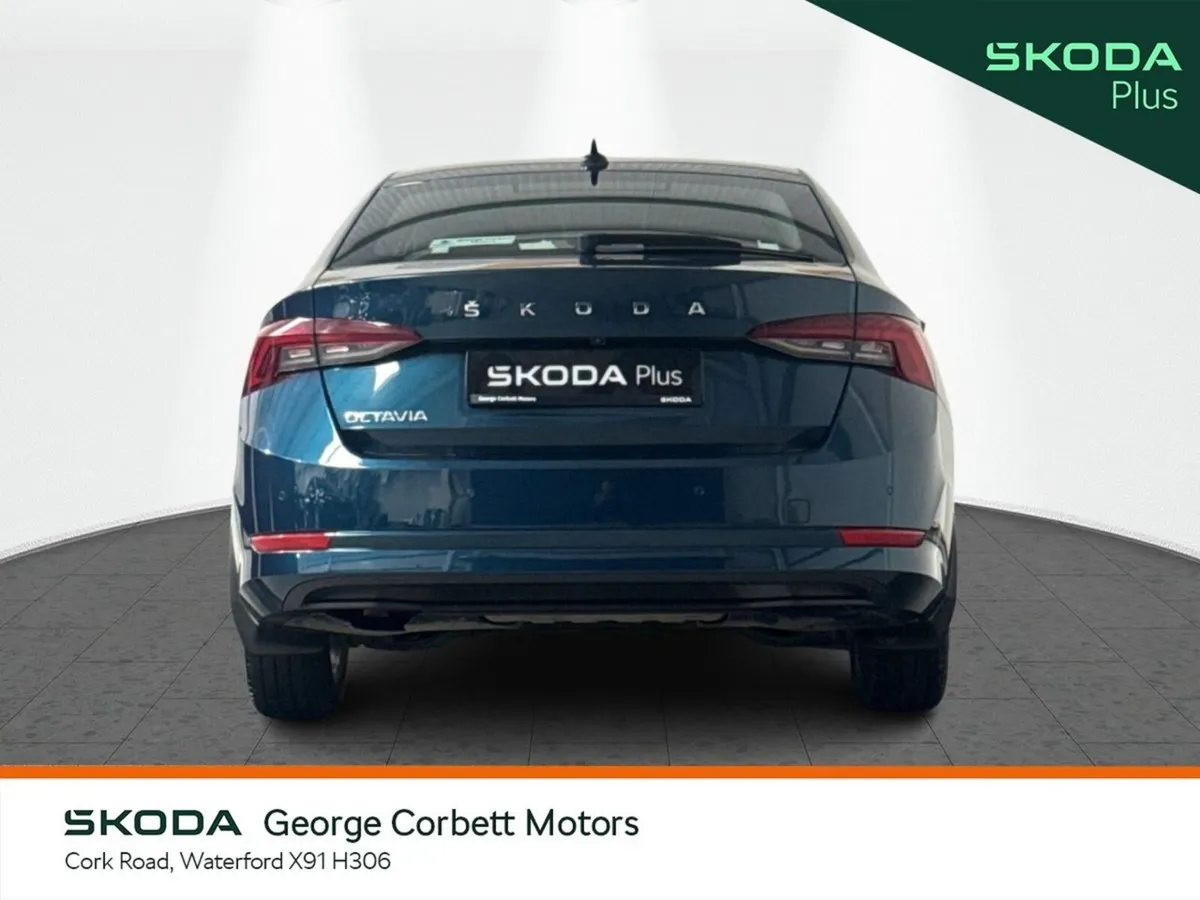 Skoda Octavia Saloon, Petrol, 2024, Blue