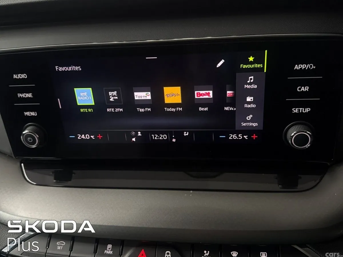 Skoda Octavia Saloon, Petrol, 2024, Blue