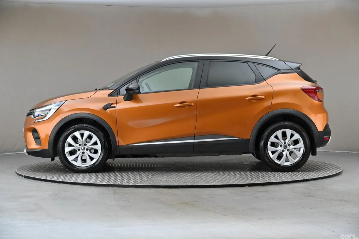 Renault Captur Hatchback, Petrol, 2021, Orange
