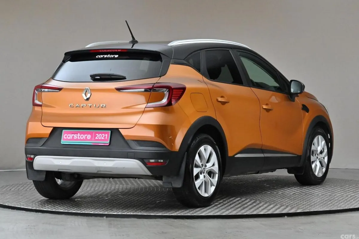 Renault Captur Hatchback, Petrol, 2021, Orange