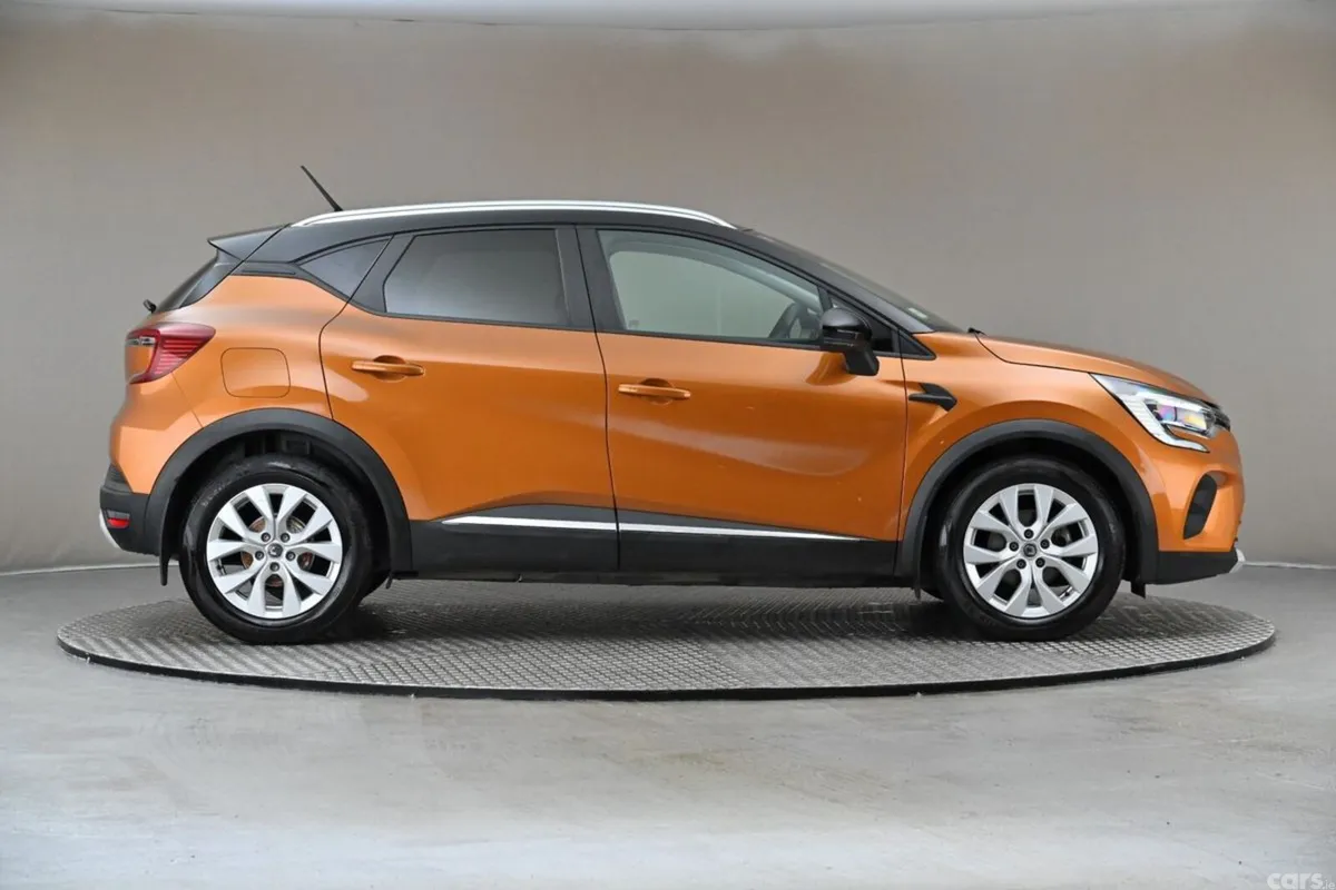 Renault Captur Hatchback, Petrol, 2021, Orange