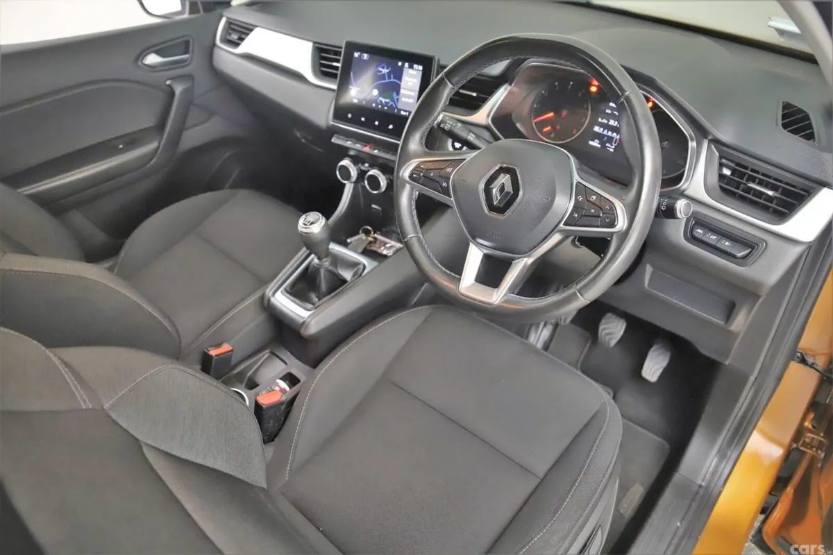 Renault Captur Hatchback, Petrol, 2021, Orange