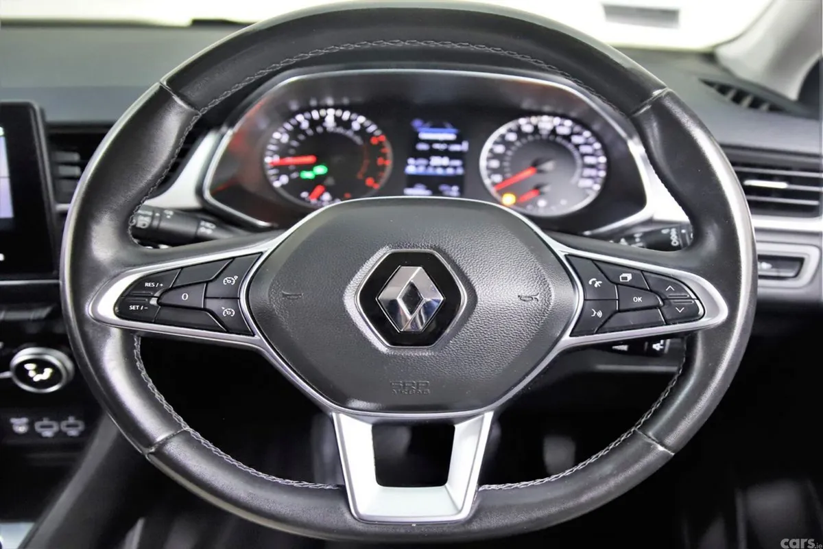 Renault Captur Hatchback, Petrol, 2021, Orange